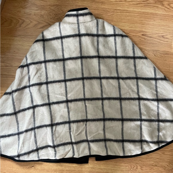 NWT Pearl by Lela Rose Checkered Plaid Wool Cape Poncho with Pockets Size Large - Picture 9 of 11